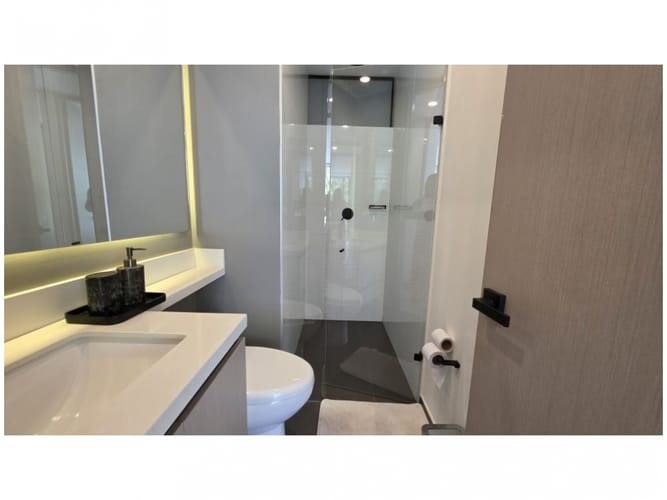 Apartamento de 2 alcobas en venta en El Poblado, Medellín, 102 m² · foto 20 de 21