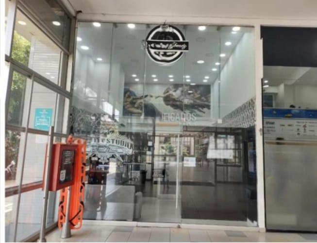 Local en arriendo en Tequendama, Cali, 37 m² · foto 2 de 2