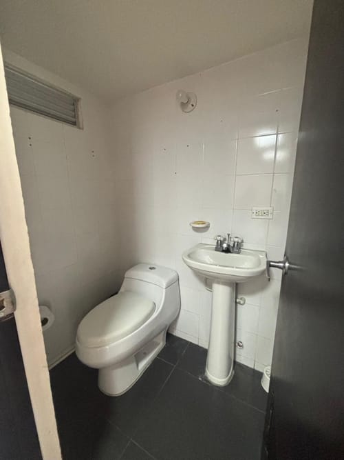 Local en arriendo en Santa Monica, Cali, 200 m² · foto 9 de 10