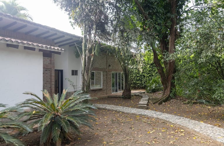 Casa de 5 alcobas en venta en Las Mercedes, Jamundí, 244 m² · foto 3 de 18