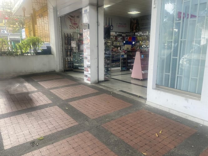 Local en venta en San Vicente, Cali, 80 m² · foto 2 de 3