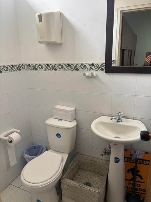 Local en venta en El Lido, Cali, 66 m² · foto 2 de 2
