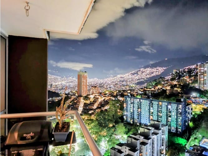 Apartamento de 3 alcobas en venta en El Poblado, Medellín, 72 m² · foto 4 de 22