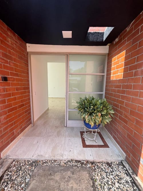 Casa de 3 alcobas en venta en Las Mercedes, Jamundí, 200 m² · foto 2 de 18