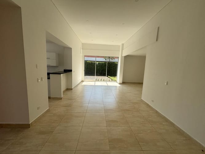 Casa de 3 alcobas en venta en Las Mercedes, Jamundí, 200 m² · foto 4 de 18