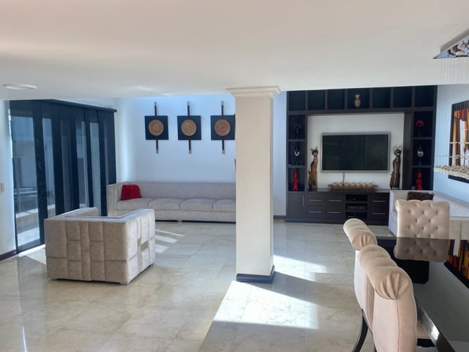 Casa de 5 alcobas en venta en Ciudad Jardin, Cali, 350 m² · foto 3 de 24