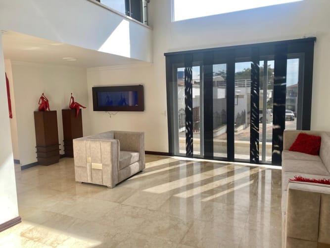 Casa de 5 alcobas en venta en Ciudad Jardin, Cali, 350 m² · foto 4 de 24