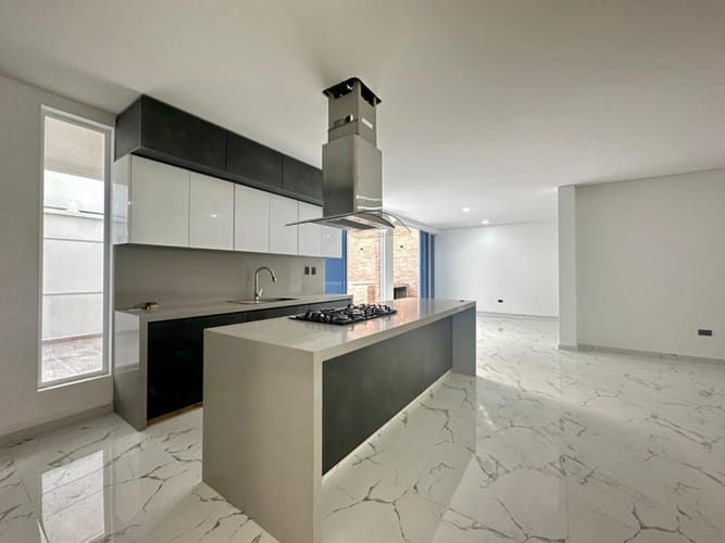 Casa de 5 alcobas en venta en Las Mercedes, Jamundí, 460 m² · foto 3 de 23