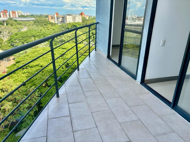 Apartamento de 3 alcobas en venta en Altos De Guadalupe, Cali, 206 m² · foto 2 de 20