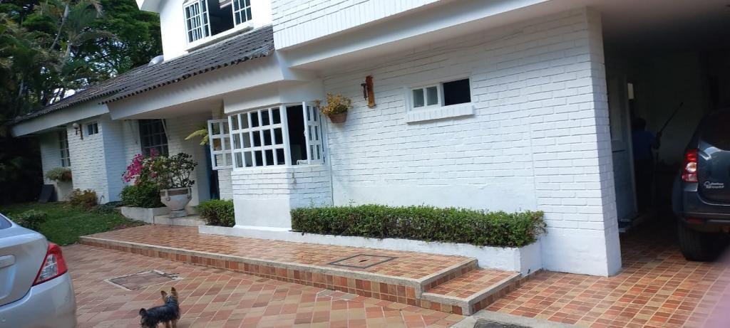 Casa de 6 alcobas en venta en Pance, Cali, 400 m² · foto 2 de 24