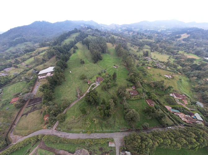 Lote en venta en Tablacito, Rionegro, 1371 m² · foto 4 de 7