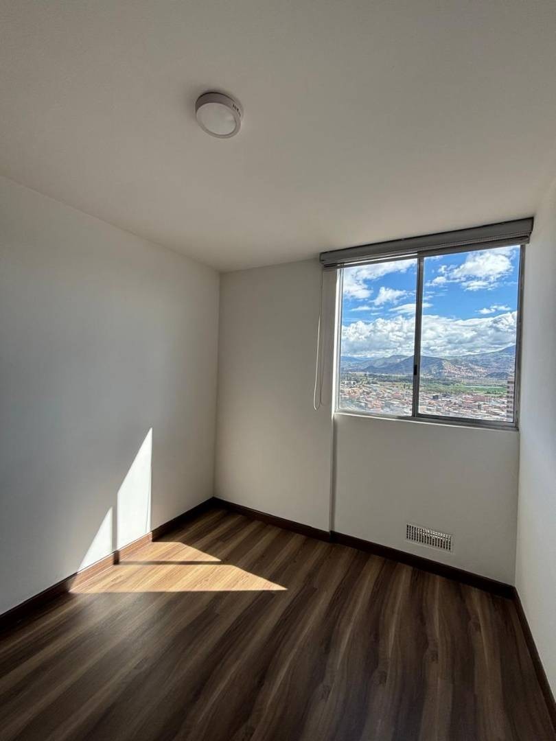 Apartamento en venta en Santa Lucia, Bogotá · foto 15 de 19