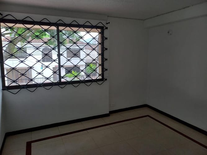 Casa de 5 alcobas en venta en Santa Anita, Cali, 228 m² · foto 13 de 16