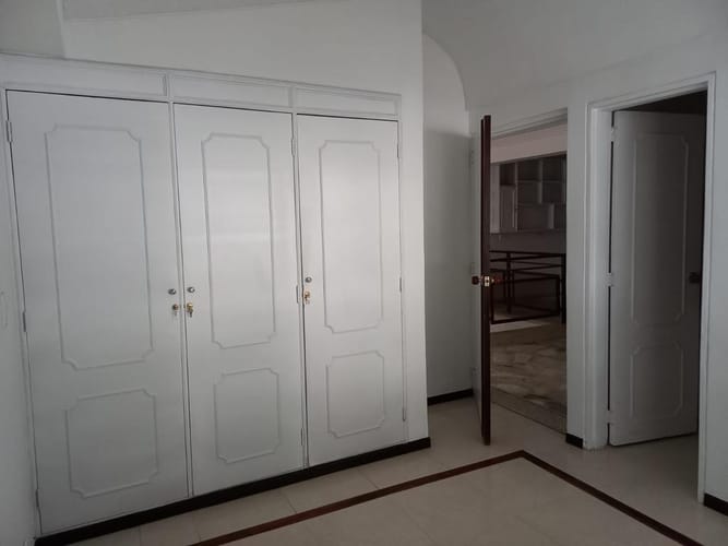 Casa de 5 alcobas en venta en Santa Anita, Cali, 228 m² · foto 15 de 16
