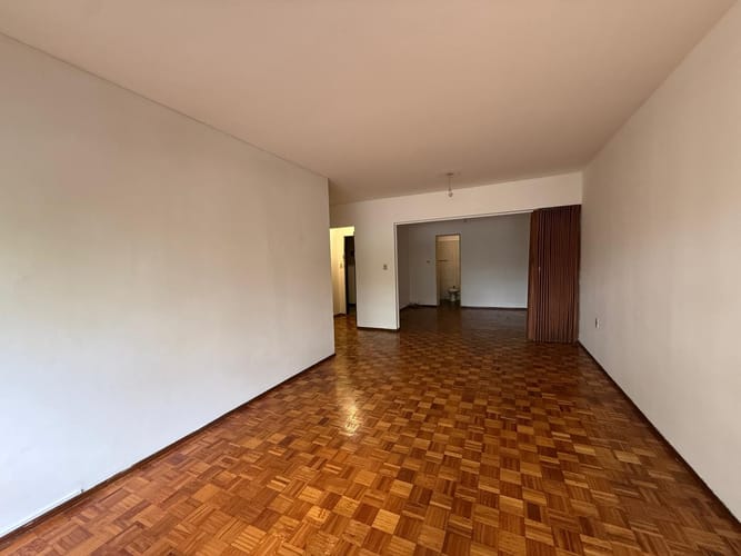 Amplio Apartamento sobre Colonia con balcón, calefacción central y orientación Norte · Photo 7