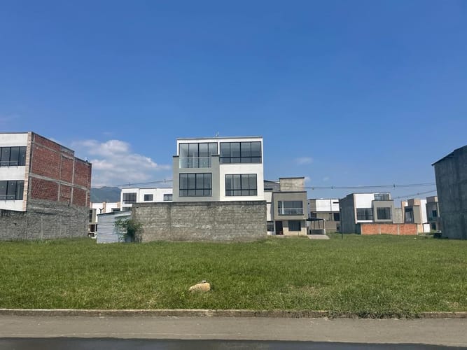 Lote en venta en Las Mercedes, Jamundí, 225 m² · foto 2 de 11