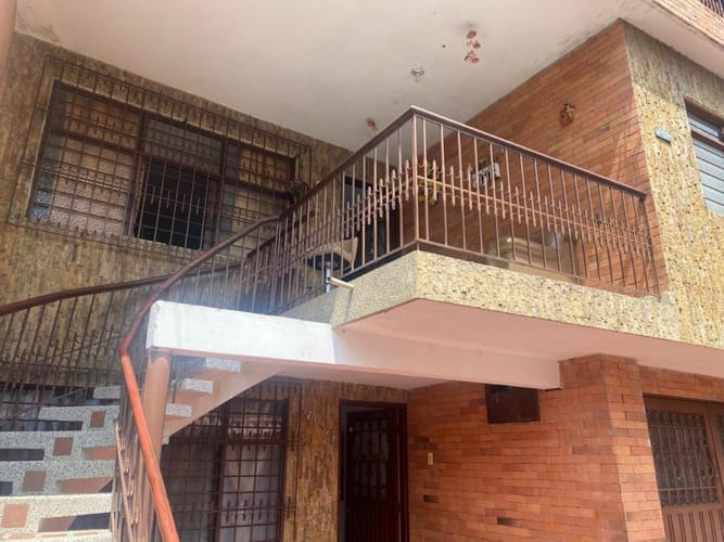 Casa de 8 alcobas en venta en Buenos Aires, Cali, 256 m² · foto 2 de 20