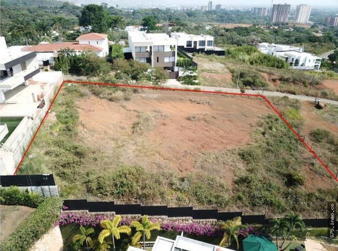 Lote en venta en Ciudad Jardin, Cali, 2325 m² · foto 3 de 5