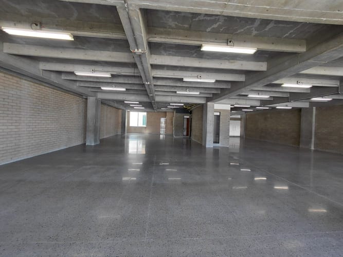 Oficina en arriendo en La Aguacatala, Medellín, 395 m² · foto 5 de 15
