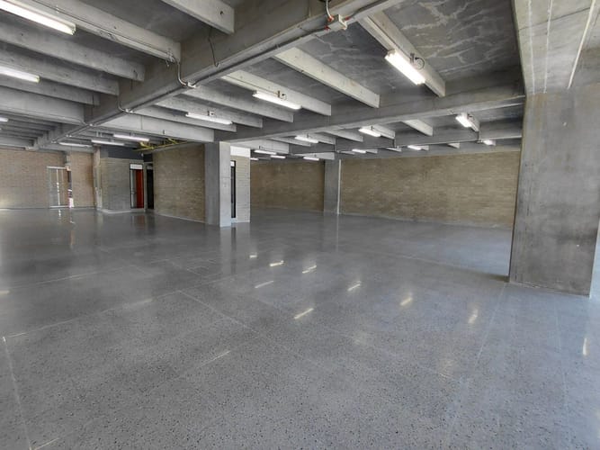 Oficina en arriendo en La Aguacatala, Medellín, 395 m² · foto 6 de 15