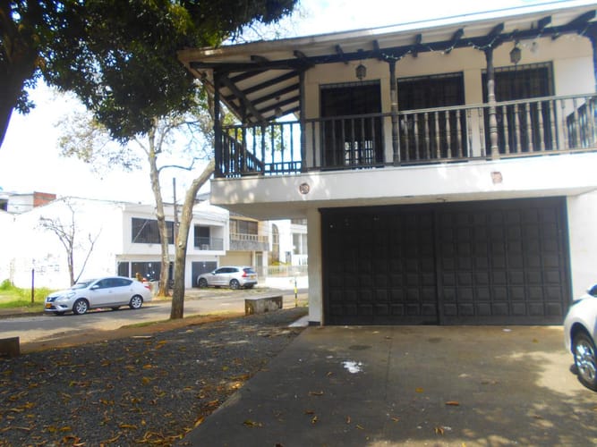 Casa de 4 alcobas en venta en El Ingenio, Cali, 800 m² · foto 3 de 24