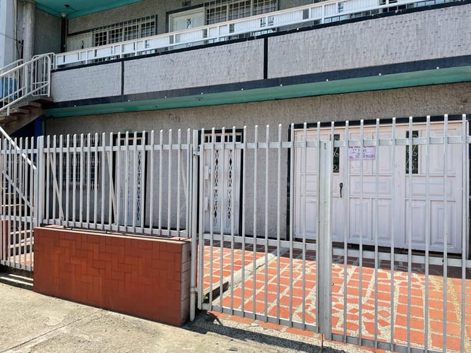 Casa de 12 alcobas en venta en Aguablanca, Cali, 397 m² · foto 3 de 12