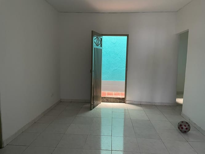 Casa de 12 alcobas en venta en Aguablanca, Cali, 397 m² · foto 6 de 12
