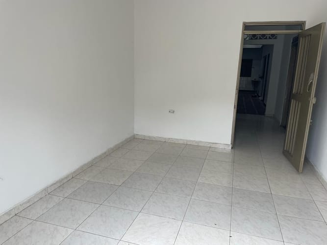 Casa de 12 alcobas en venta en Aguablanca, Cali, 397 m² · foto 9 de 12