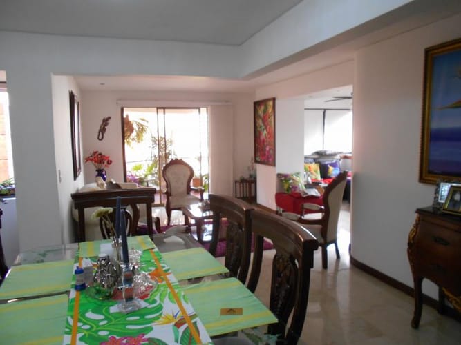 Apartamento de 4 alcobas en venta en Santa Teresita, Cali, 228 m² · foto 3 de 24