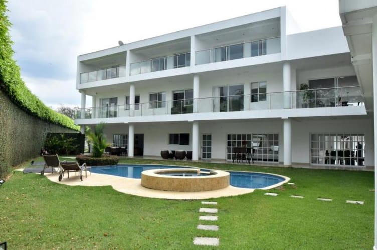 Casa de 10 alcobas en venta en Pance, Cali, 1600 m² · foto 3 de 20