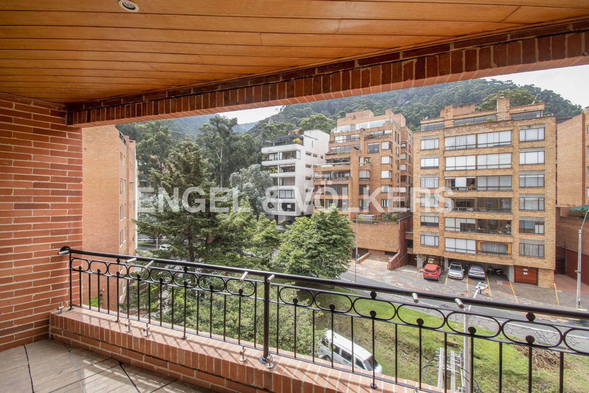 Apartamento en venta en Los Rosales, Bogotá · foto 16 de 17