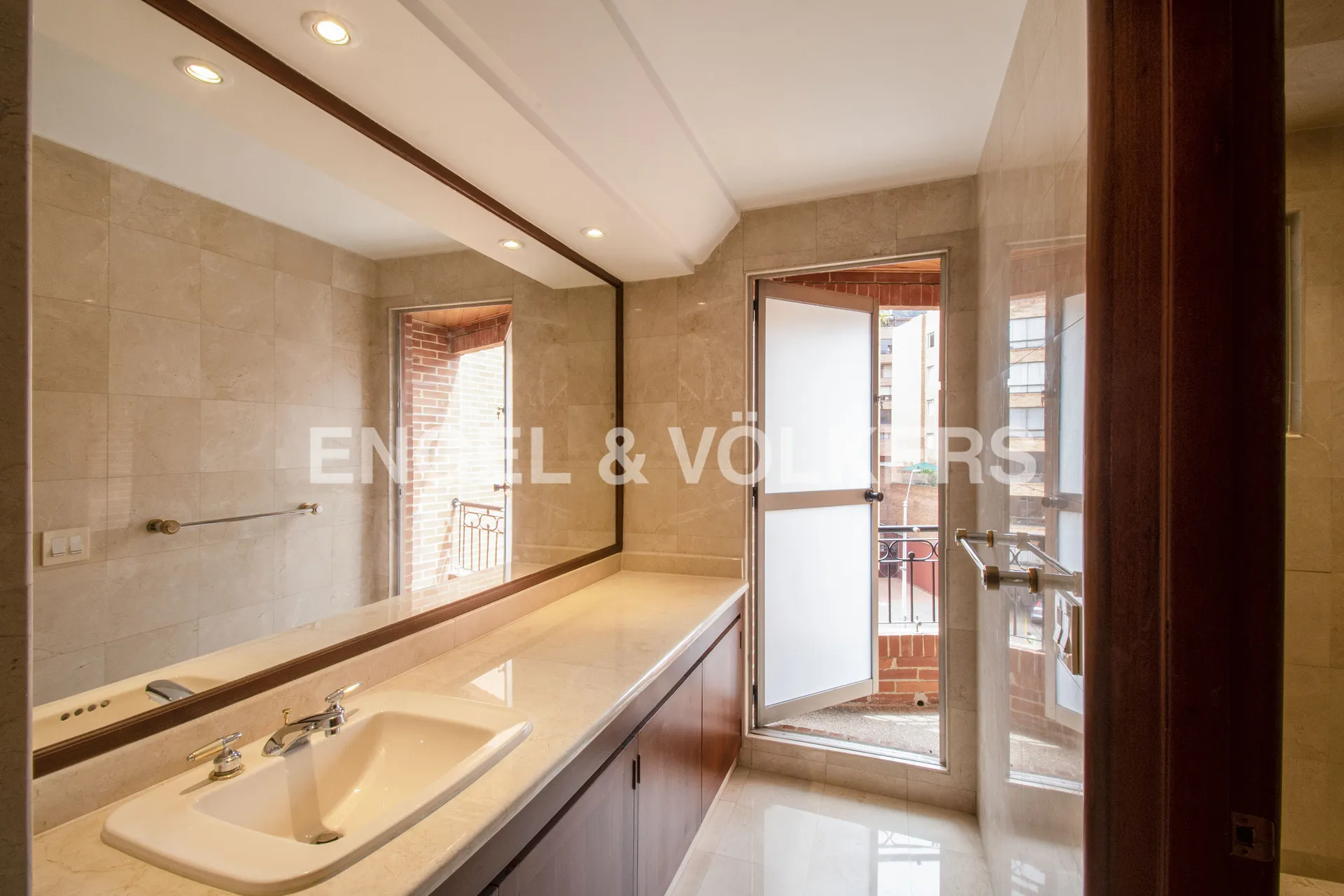 Apartamento en venta en Los Rosales, Bogotá · foto 14 de 17