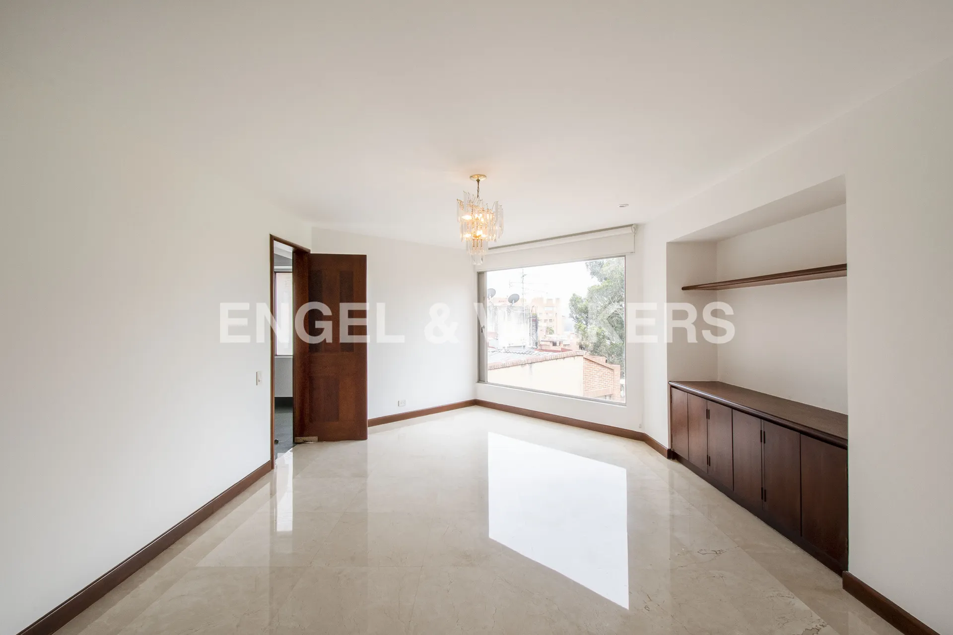 Apartamento en venta en Los Rosales, Bogotá · foto 3 de 17