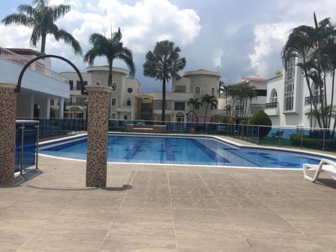 Casa de 7 alcobas en venta en Prados Del Limonar, Cali, 440 m² · foto 3 de 24