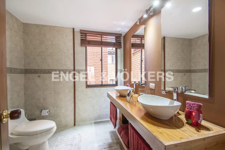 Apartamento de 3 alcobas en venta en Los Rosales, Bogotá, 195 m² · foto 15 de 18