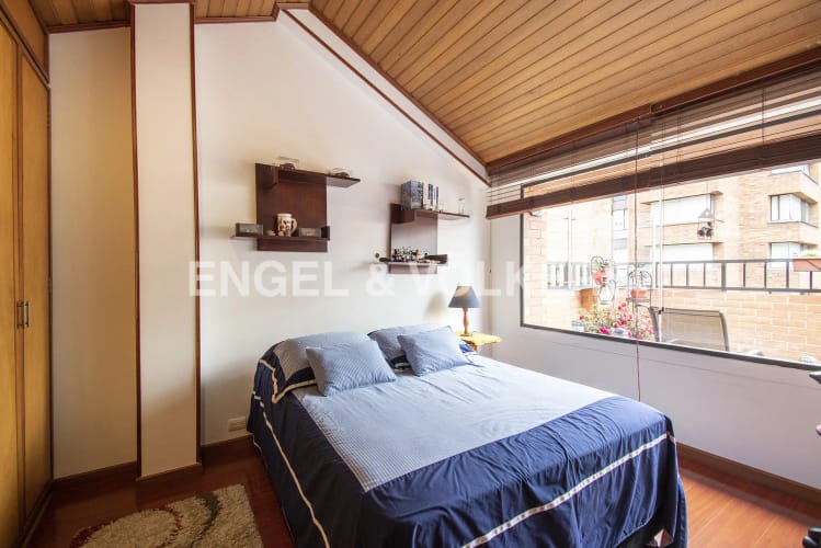 Apartamento de 3 alcobas en venta en Los Rosales, Bogotá, 195 m² · foto 13 de 18