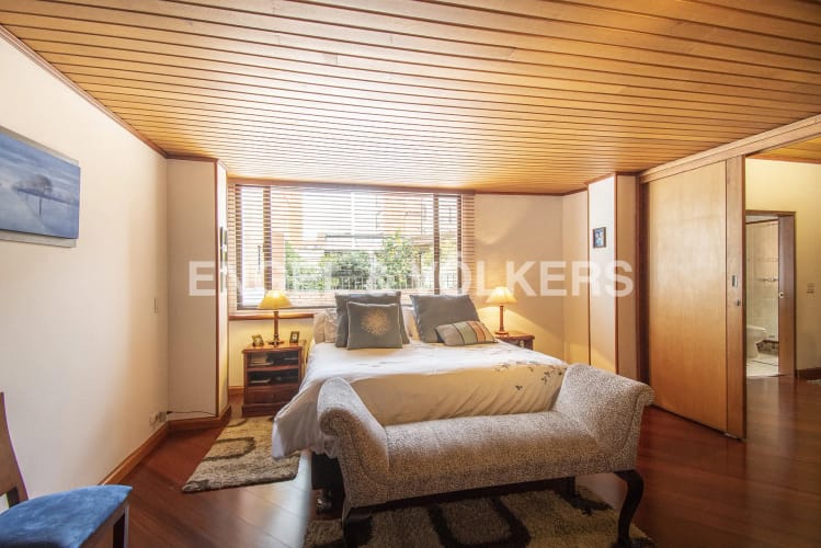 Apartamento de 3 alcobas en venta en Los Rosales, Bogotá, 195 m² · foto 10 de 18