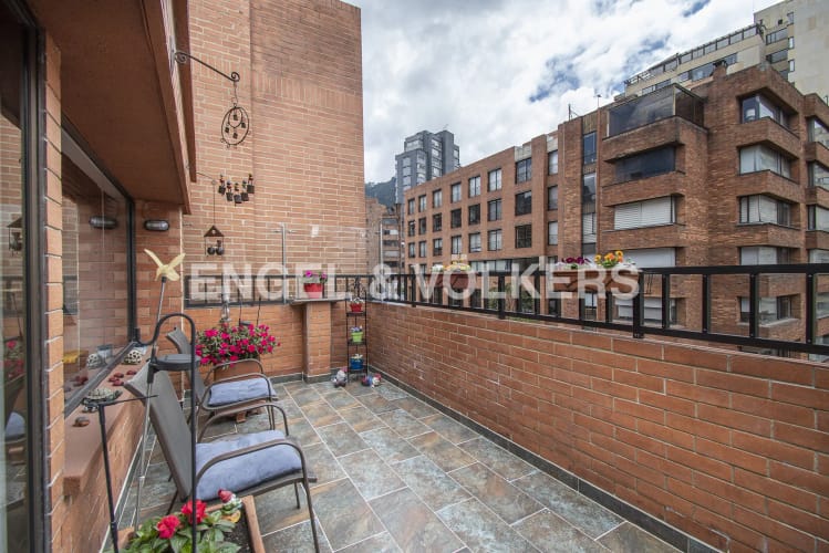 Apartamento de 3 alcobas en venta en Los Rosales, Bogotá, 195 m² · foto 8 de 18
