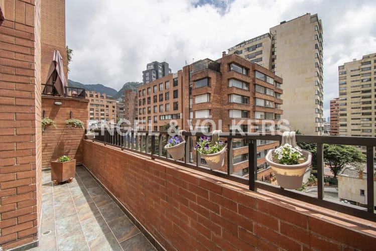 Apartamento de 3 alcobas en venta en Los Rosales, Bogotá, 195 m² · foto 4 de 18