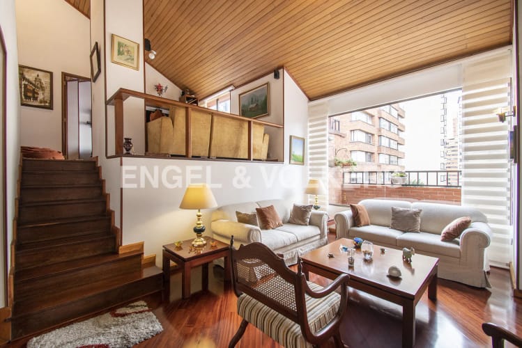 Apartamento de 3 alcobas en venta en Los Rosales, Bogotá, 195 m² · foto 2 de 18
