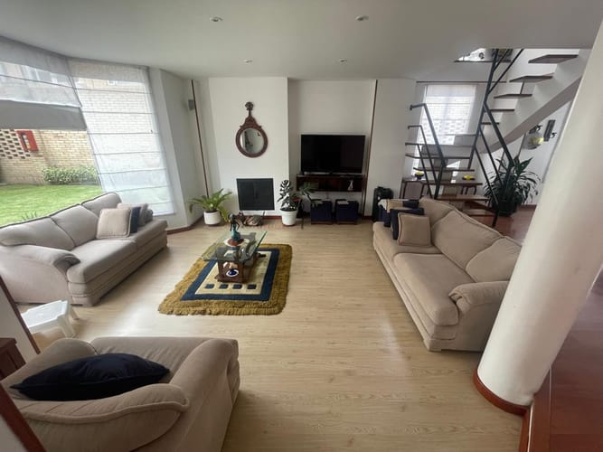 Casa de 4 alcobas en venta en Hacienda San Jose, Chía, 400 m² · foto 2 de 13