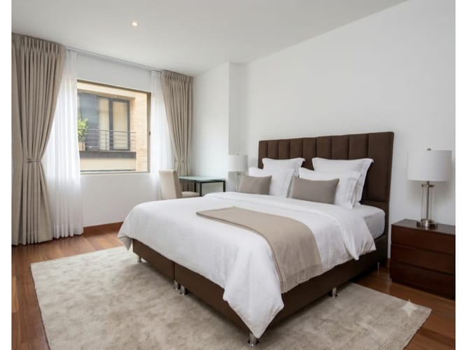 Apartamento de 3 alcobas en venta en La Cabrera, Bogotá, 220 m² · foto 4 de 14