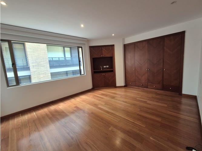 Apartamento de 3 alcobas en venta en La Cabrera, Bogotá, 220 m² · foto 9 de 14
