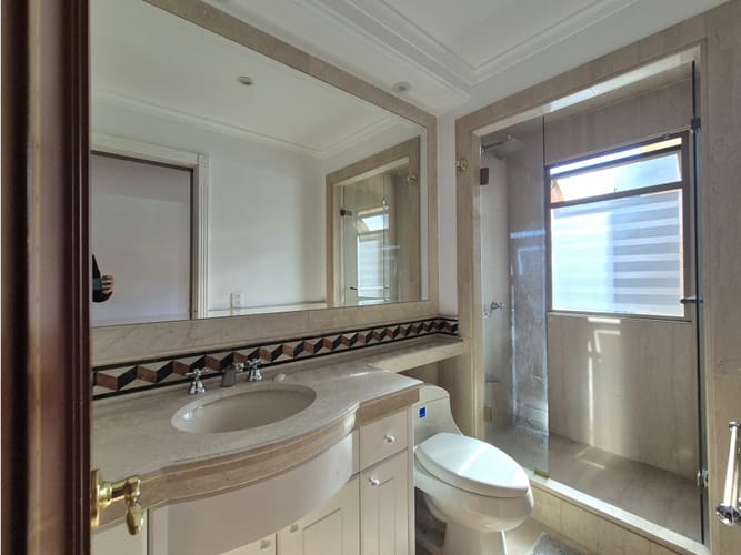 Apartamento de 3 alcobas en venta en La Cabrera, Bogotá, 220 m² · foto 12 de 14
