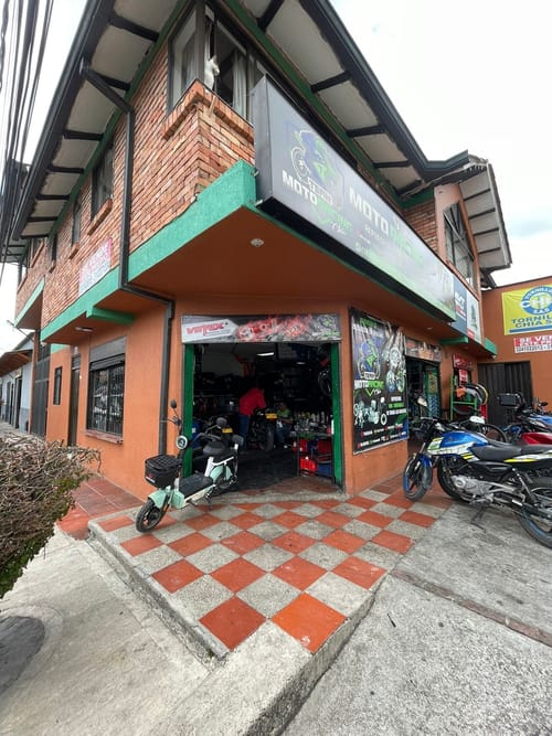 Casa de 5 alcobas en venta en Delicias Norte, Chía, 657 m² · foto 11 de 17