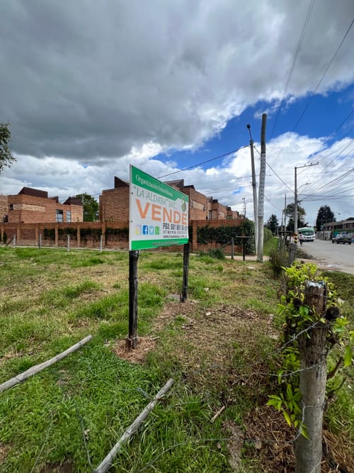 Lote en venta en Laura Vicuña, Chía · foto 9 de 11