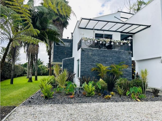 Casa de 4 alcobas en venta en Llano Grande, Rionegro, 340 m² · foto 4 de 24