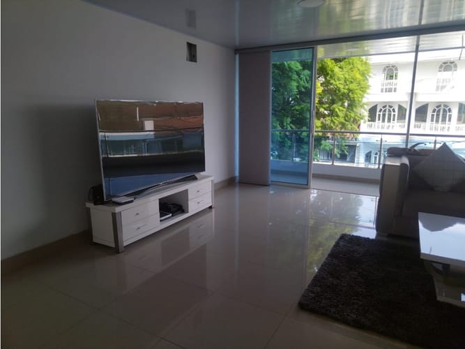Casa de 6 alcobas en venta en Colseguros Andes, Cali, 390 m² · foto 2 de 24