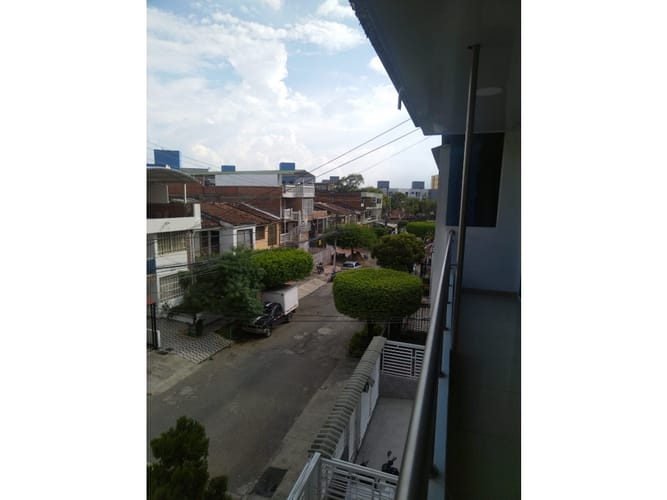 Casa de 6 alcobas en venta en Colseguros Andes, Cali, 390 m² · foto 3 de 24