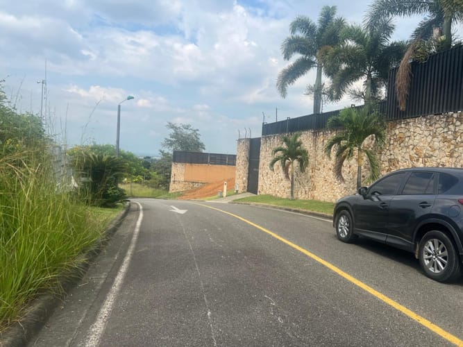 Lote en venta en La Buitrera, Cali, 902 m² · foto 3 de 12